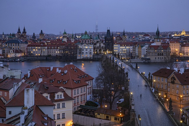 Praha navečer